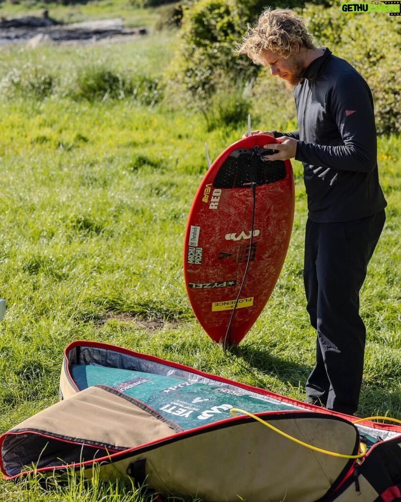 John John Florence Instagram - 1 - Leash test 2- We just launched a video on the @veiasupplies Youtube talking through our process and designs 3 - Basecamp 4- Board bag race in Bells. Maybe next time @lukeswanson_ 5 - Having a pad designed for a rounded pin makes a lot of sense. And I don’t ruin as many scissors