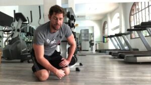 John Krasinski Instagram - Ok, so first vid over a minute.  I’m 92 years old.  Let’s try this again.  Challenged by @prattprattpratt to do 25 push-ups for a great cause called MVP.  #MergingVetsandPlayers check it out and donate at www.vetsandplayers.org
@therock and @ChrisEvans you’re up!