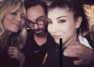 Johnny Galecki Instagram - Us artists have nothing to build if we don’t support one another. The Cuoco Sisters @kaleycuoco & @bricuoco gave their time and immense talents tonight to a project that is dear to me. Thank you, Mooks and Mooks Jr. I owe you both one or two. XO. 📸: @kaleycuoco