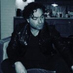 Johnny Galecki Instagram - NYC. Photo: @alainamariemeyer Forced to post by: @alainamariemeyer ❤️
