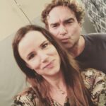 Johnny Galecki Instagram - Reunited and it feels so good. It’s been much too long since we shared a camera together @juliettelewis I ❤️ you very much. #youowemeatourshirt