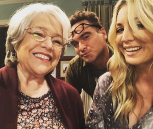 Johnny Galecki Instagram - When the actress who originated Annie Wilkes says to you out of nowhere “You look like the devil,” you’re both flattered and considering a return to therapy. The incomparable #KathyBates @normancook @bigbangtheory_cbs #behindthescenes