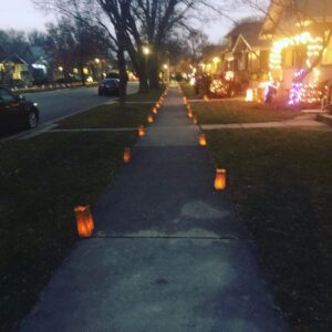 Johnny Galecki Instagram - My wonderful sister helped initiate this beautiful act in our hometown. I wish I was posting something a little more optimistic. But at over 316,000 US deaths and over 1.68 million deaths worldwide due to the virus, I’m sure, very sadly, at this point we all have someone we could light a candle for. Let’s do so. And most importantly, let’s do our very best to not be the cause of another candle being lit and the loss these families are feeling. Be well. Be safe. We are all sacrificing during these holidays. You are not alone. Much ❤️ The highest salute to those on the front lines risking themselves to do their best to keep us safe. Please... #stayhomestaysafe