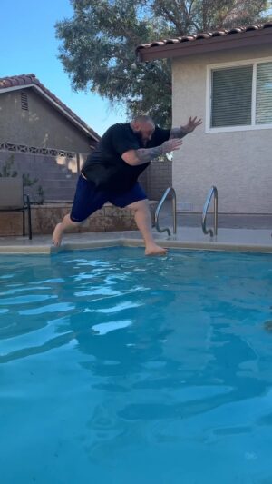 Johnny Walker Instagram - Putting the splash in cash 🌊 

@slapforcash 

#slapforcash #funny #tusnami #waves #lasvegas