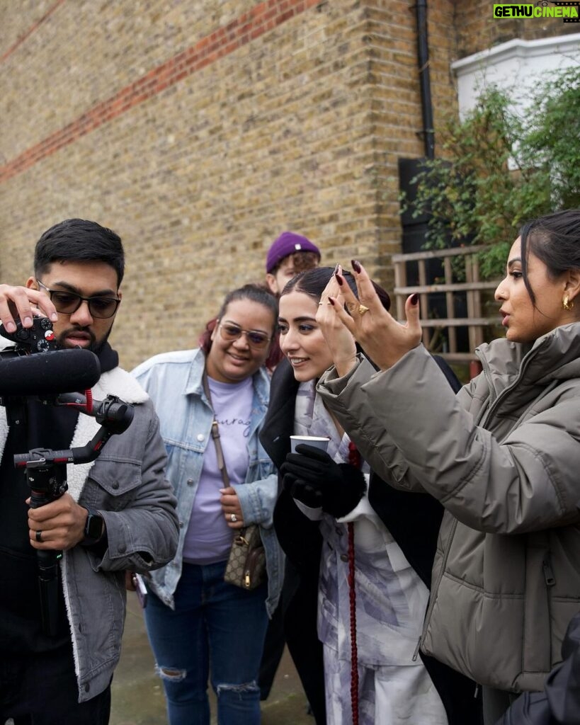 Jonita Gandhi Instagram - London shoot diaries 🩵 #LoveLikeThat
