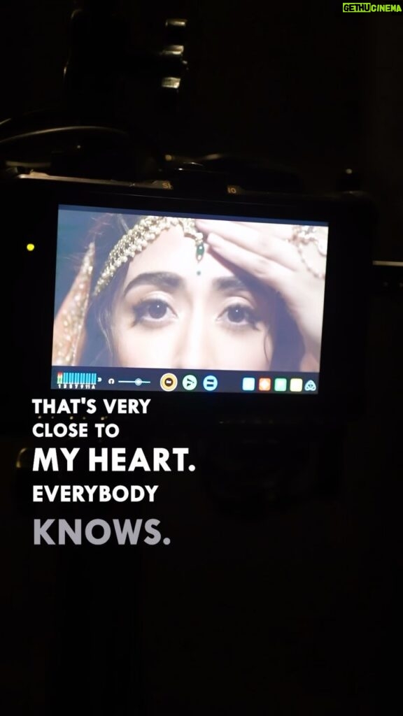 Jonita Gandhi Instagram - All heart 🌺 #lovelikethat #itiswhatitis #madhaniya