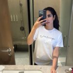 Jonita Gandhi Instagram - Want this tee? Yours will come ironed don’t worry 😉 Link is in bio. Or come to one of my concerts and you may just catch one 🫴🏼