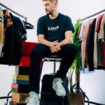 Jordan Rondelli Instagram - JEU CONCOURS : 1000€ à gagner sur @veepee_fr 🤩 Je vous explique, j’étais sur un shooting pour @veepee_FR justement et le photographe m’a avoué ne pas connaître… J’ai pété les plombs. Comment on peut passer à côté d’un site qui propose des ventes privées (vêtements, maison, sport…) avec des réductions allant jusqu’à 70% ??? Pour me calmer, j’ai décidé de faire ce jeu concours. Pour participer : - Follow @joyca et @veepee_FR - Like ce post - Tag 1 personne avec qui TU NE PEUX PAS t’embrouiller 📸 désolé @jules.ctm
