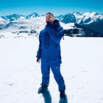 Jordan Rondelli Instagram - Il neige en Avril, c’est le moment de poster ça 💙🔵🏔 Nouvelle vidéo demain 13h qui va vous faire du bien et si vous captez pas pour la coupe, allez voir le dernier vlog sorti hier 👀 Bon week end ☀️ 📸 @la_.debrouille
