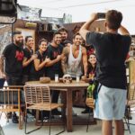 Jordi Wild Instagram - Este final de temporada en @the.wildproject fue historia de internet: 1. Digref por fin me da mi Esland 2. Pensando cuando me va a costar todo el tinglao 3. Haciendo ver que entiendo lo que dicen sobre Dios 4. Riendo porque Salva se estaba metiendo con alguien seguro 5. Con el equipazo del diablo 6. Nacho a punto de bautizar sus pies 7. The Hangover Part IV 8. Los malotes de tercero de preparatoria 9. Incapaz de definir esto 10. Borracho en Benirdorm festejando la victoria del Liverpool 📸 de @aevisuals_