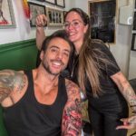 Jordi Wild Instagram - Empezando a tatuar todo el otro brazo con dos tatuadores a la vez… #NoPainNoGain