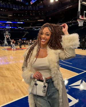 Jordyn Woods Instagram - New Years at the Garden 🍎