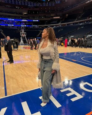 Jordyn Woods Instagram - New Years at the Garden 🍎