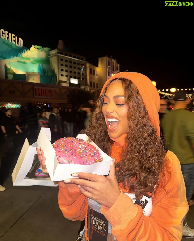 Jordyn Woods Instagram - thank you for having us.. it’s been a tradition coming every year 🧡 @horrornights @unistudios