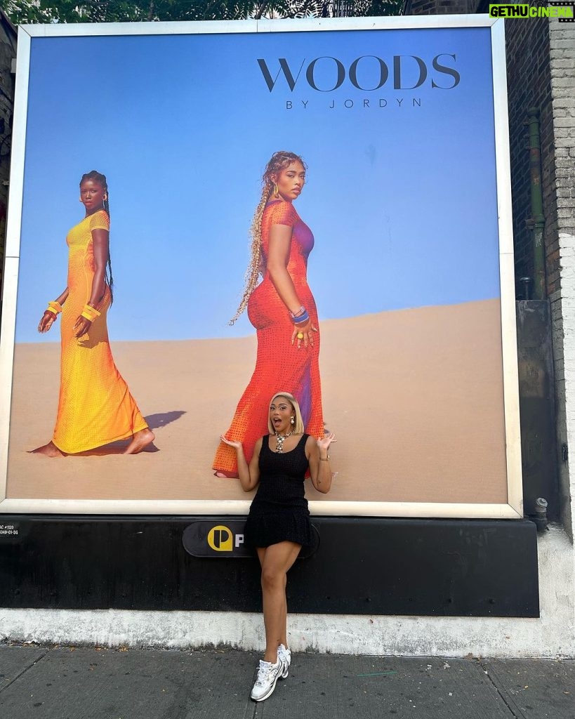 Jordyn Woods Instagram - I have the most thoughtful people in my life🤍 my man and team surprised me with @woodsbyjordyn billboards all around NY during fashion week! I cried like a baby😭 love you with all my heart! @karltowns New York, New York