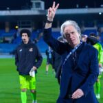 Jorge Jesus Instagram - Incrível ambiente no estádio! Mais uma vitória 👏🏼 O espírito de equipa tem se sobressaído jogo após jogo! 💙 Incredible atmosphere at the stadium! Another victory 👏🏼 The team spirit has stood out game after game! @alhilal #alhilal