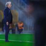Jorge Jesus Instagram - Estamos qualificados para as meias finais da copa do Rei 👏🏼 Parabéns jogadores, equipa técnica e adeptos ! We are qualified for the semi-finals of the King’s Cup 👏🏼 Congratulations players, technical team and fans! #alhilal @alhilal