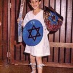 Jorge Rausch Instagram - #tbt Disfrazado de Yehuda ha Macabi circa año 1.980 en el Colegio Colombo Hebreo orgullosamente judío y amo 100% a Israel 🇮🇱 #neveragain #standwithisrael @israelencolombia
