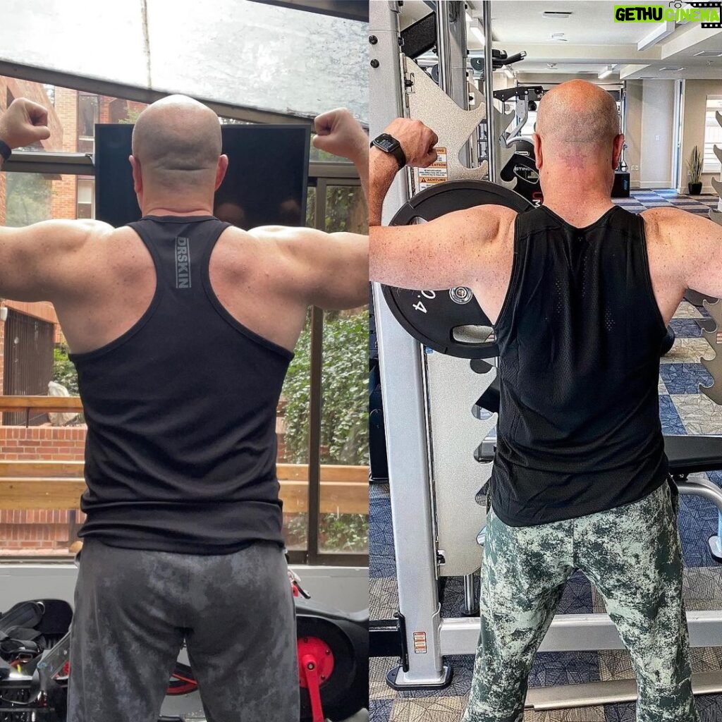 Jorge Rausch Instagram - Body reshape 2023 VS 2020 Que opinan? Mejoro? Empeoro? Igual? Los leo!! Bogotá, Colombia