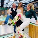 Jorge Rausch Instagram - Y aca ya en forma filmando @masterchefcelebrityecu con las chicas @erikavelez @irenegonzalez_oficial @chefcarosanchez Esta es mi temporada # 16 calculo que he hecho mas de 1300 episodios!!! Sera que hay alguien que haya hecho mas? O tengo el record mundial! Que dicen?