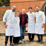 Jorge Rausch Instagram - Hoy es la Semifinal de @masterchefcelebrityecu Quienes creen que serán los 3 finalistas hagan sus apuestas!! Ya extraño a mis chicas @erikavelez @irenegonzalez_oficial @chefcarosanchez Exitos a los cuatro semifinalistas @nikkimackliff @joseandrescaballero @jalaldubois @anthonnyswagg son unos crack y los quiero mucho❤️