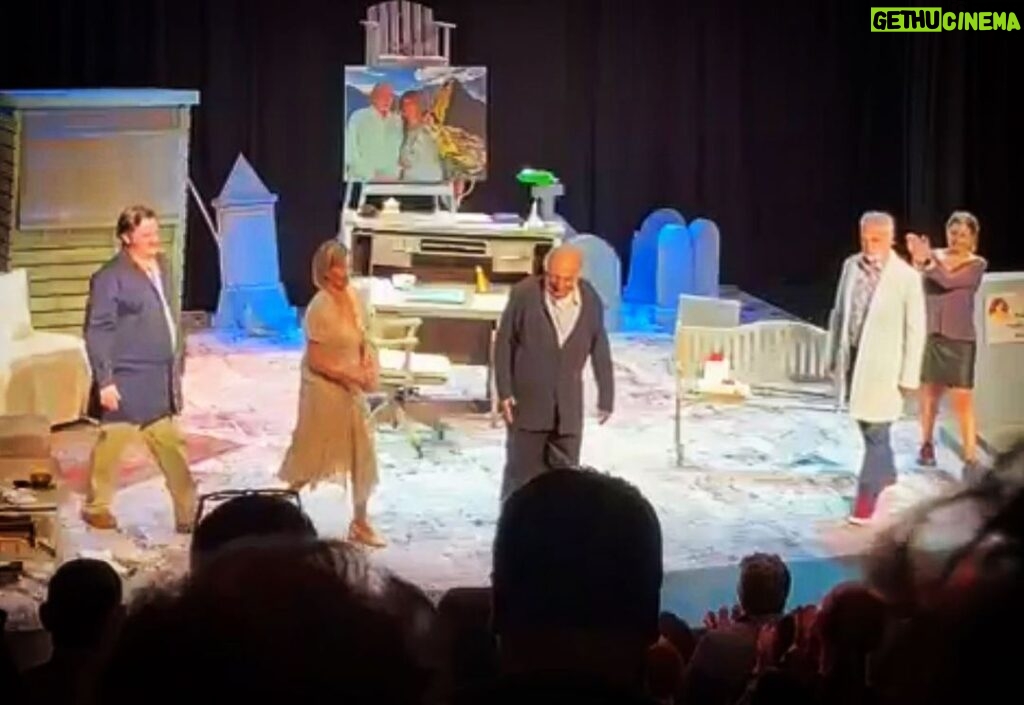 Jorge Zabaleta Instagram - Que tremenda obra es @nomedejehablandosolo Un salto increíble del ya talentoso #rodrigobastidas y con actuaciones conmovedoras y alucinantes de grandes actores #jaimevadell y @hectornogueraillanes y mi querida @cocaguazzinioficial completa el elenco @josenecoactriz y @nicolas_mena_carrillo Por favor hágase un regalo y no se la pierda. Esta en el @teatrosangines