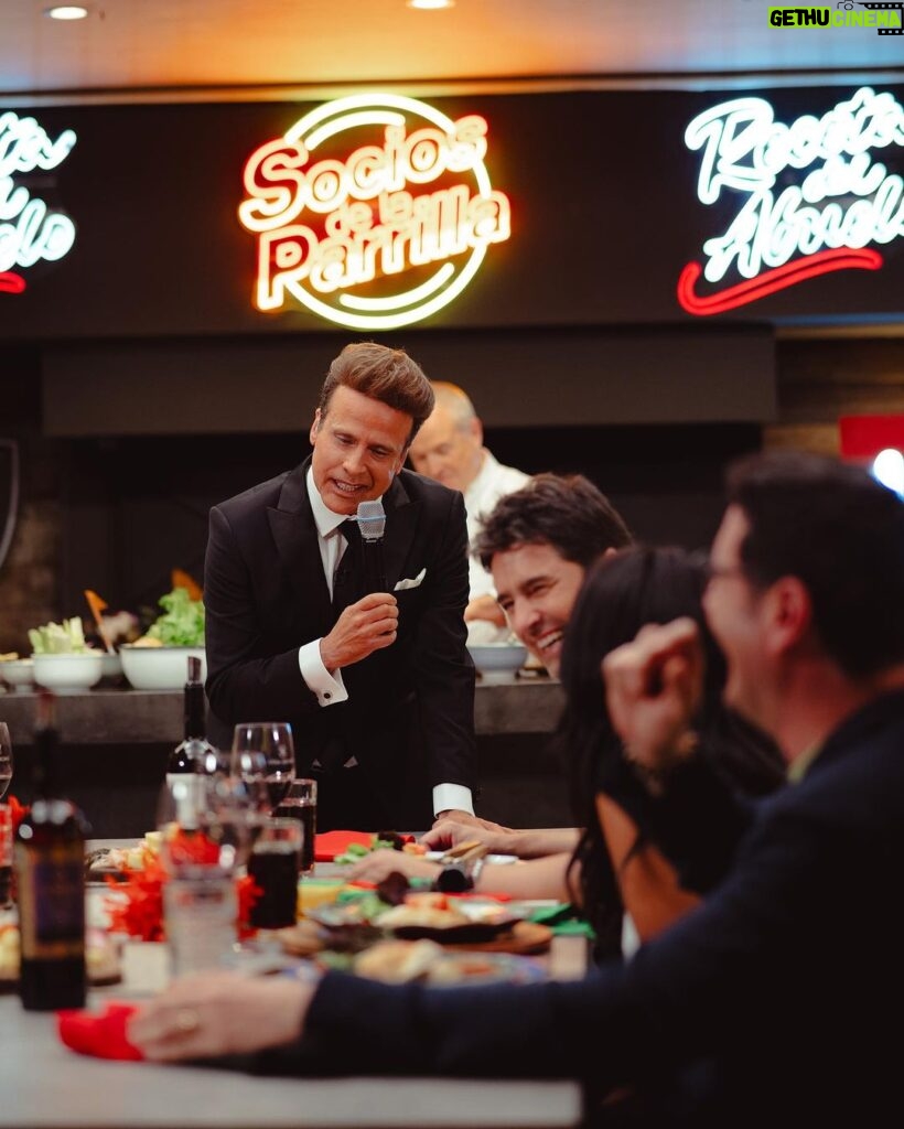 Jorge Zabaleta Instagram - Realmente impresionado con Luis Miguel @stefankramer quién se lució en nuestro programa Socios de la Parrilla 3🎤🥰 Quedamos con dolor de estómago de tanto reírnos. Realmente agradecido de esta increíble sintonía. ¡Muchísimas gracias! Un abrazo.