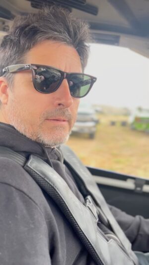 Jorge Zabaleta Instagram - Parte de lo vivido hoy en @carsandcoffeechile 
Aquí vamos a certificarnos y a la pista!
Camarógrafo y copiloto @antoniozabaleta.__
El auto me lo prestó mi querido y desinteresado amigo @kid_arriagada