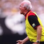 José Aldo Instagram - Um dos grandes ícones do nosso esporte brasileiro nos deixou...o Velho Lobo, Zagallo, responsável pelo tão esperado Tetracampeonato da Seleção de Futebol...incansável, nunca desistia, um exemplo! Descansa em paz!