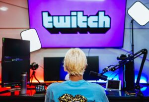 José Leonardo Broianigo Muñoz Instagram - Ahora soy streamer 😳 Después de 5 años en Youtube, decidí entrar en otro mundo, asumir nuevos retos. Sé que será un largo camino, pero todo saldrá bien gracias al cariño de ustedes. Estoy ahora mismo en directo en mi canal, búscalo en mi bio o en el buscador de Twitch como Nando. Los amo 💕