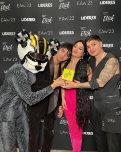 José Leonardo Broianigo Muñoz Instagram - Si pudiera, los escogería para ser mis amigos en todas mis vidas. Feliz de formar parte de Yolo Aventuras 💕 Este premio @eliotmedia a Líder Digital es de todos ustedes, los que están desde el inicio y los que están conociéndonos. Los amo mucho. Mexico City, Mexico