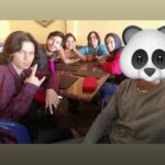 José Leonardo Broianigo Muñoz Instagram - ¿4 años es mucho o poco? Mariana tuvo el cabello color rosado, verde, rojo y negro… Yolo lo tuvo azul, yo rubio, rojo y Panda… Él es diferente haha. Fuimos superhéroes de Marvel, superhéroes reales y hasta jugadores del calamar. También fuimos desconocidos, amigos, cuñados y hasta nos hicieron un shippeo todo raro 😂 Si me preguntan, 4 años es poquito porque quería que fueran más, pero es mucho por la cantidad de momentos que vivimos juntos. Creo que es una nueva etapa, que seguiremos siendo todos grandes amigos y nuestra aventura apenas está empezando 💕