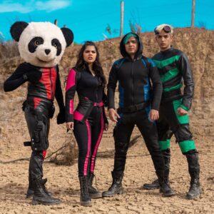 José Leonardo Broianigo Muñoz Instagram - ¿4 años es mucho o poco? Mariana tuvo el cabello color rosado, verde, rojo y negro… Yolo lo tuvo azul, yo rubio, rojo y Panda… Él es diferente haha. Fuimos superhéroes de Marvel, superhéroes reales y hasta jugadores del calamar. También fuimos desconocidos, amigos, cuñados y hasta nos hicieron un shippeo todo raro 😂 

Si me preguntan, 4 años es poquito porque quería que fueran más, pero es mucho por la cantidad de momentos que vivimos juntos.

Creo que es una nueva etapa, que seguiremos siendo todos grandes amigos y nuestra aventura apenas está empezando 💕