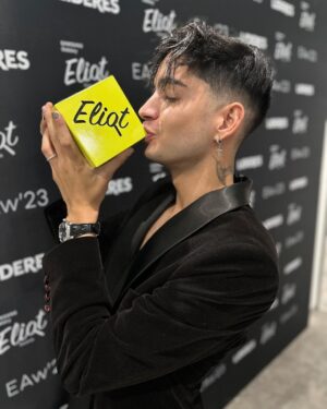 José Leonardo Broianigo Muñoz Instagram - Si pudiera, los escogería para ser mis amigos en todas mis vidas. Feliz de formar parte de Yolo Aventuras 💕 Este premio @eliotmedia a Líder Digital es de todos ustedes, los que están desde el inicio y los que están conociéndonos. Los amo mucho.