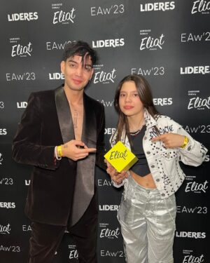 José Leonardo Broianigo Muñoz Instagram - Si pudiera, los escogería para ser mis amigos en todas mis vidas. Feliz de formar parte de Yolo Aventuras 💕 Este premio @eliotmedia a Líder Digital es de todos ustedes, los que están desde el inicio y los que están conociéndonos. Los amo mucho.
