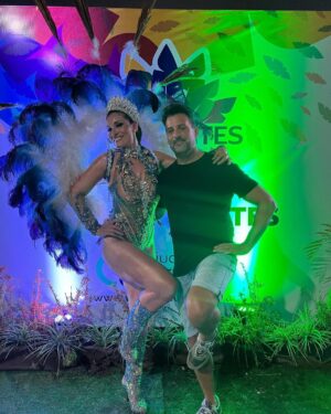 José María Listorti Instagram - Que lindo es verte feliz @monicalistorti ! Fue una noche maravillosa! Brillaste como nunca! Mejor dicho: COMO SIEMPRE! Porque cada cosa que encaras en tu vida lo haces con pasión! Ver tu cara de alegría, haciendo lo q mas te gusta. Sin olvidar de tus raíces, de donde venís. Que lindo fue ver como todos se acuerdan de vos con un cariño único! QUE HERMOSO ES VERTE FELIZ! Gracias @artetango1974 @henrry_cardozo por la dedicación y la rapidez con la que le hicieron el vestuario! FUE UNA NOCHE INOLVIDABELE! @corrientesescarnavalsiempre. 
Gracias @turismohotelcasino por la impecable atención