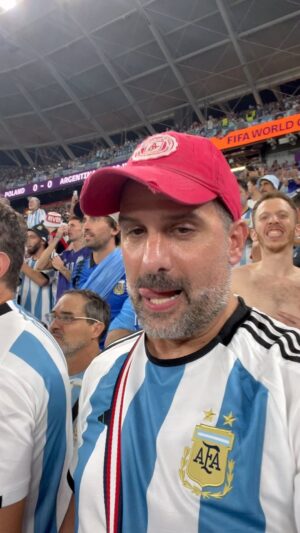 José María Listorti Instagram - Momento en que Messi erra el penal! Mi cara lo dice todo! #vamosargentina #argentina #qatar2022 #mundial