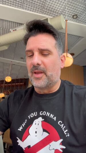 José María Listorti Instagram - Almorzando solos con mi mamá. Recordando viejos momentos del pasado y disfrutando a full el presente! #felizdiamama #felizdiadelamadre