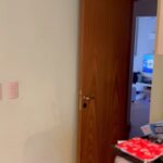 José María Listorti Instagram - Lo peor que nos puede pasar en casa es levantarnos y ver todo este lío en la cocina. Por suerte lo soluciono muy rápido con @scothbritelatinoamerica por que limpiar es súper fácil. Con la esponja naranja limpiamos todo lo que tenga revestimiento antiadherente, utensilios de cristal o vidrio. Y con la violeta que es la extrema la uso para utensilio de hierro y limpieza pesada con mucha grasa #LimpioTodoCambia