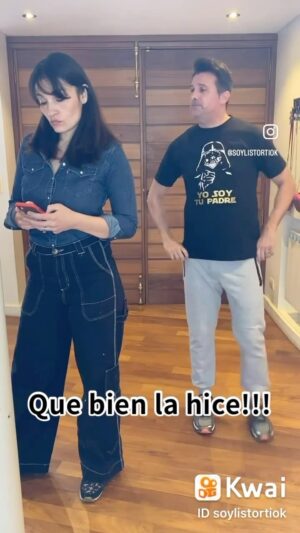 José María Listorti Instagram - El día del amigo salgo con MIS AMIGOS! Le guste o no !!! #felizdiadelamigo #humor #parejas