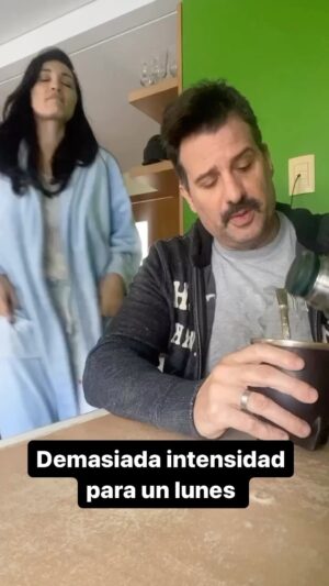 José María Listorti Instagram - No será mucho @monicalistorti ?? #humor #parejas #baile