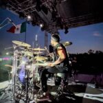 José Ron Instagram - La vida sin música no es vida 😜😎 Ese día fue una tocada muy especial… haber estado ahí en campo Marte con la bandera de México 🇲🇽 como testigo lo hizo muy especial, y si le sumo, tenía enfrente el Auditorio Nacional… Y si, muchas cosas pasaron por mi cabeza✨ 😂🤯 (paso a paso y tiempo al tiempo) 😎 -Siempre estaré agradecido de hacer lo que amo y me apasiona 🙏🏼⚡️ Gracias bro @_eldanigarcia por capturar estos momentos. @koktel.band 🫶🏻❣️ Campo Marte