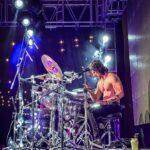 José Ron Instagram - Vive … que la vida no perdona 🔥❤️ Siente… que hay una gran diferencia en bajar el volumen de lo que escuchamos y subir el volumen de lo que sentimos