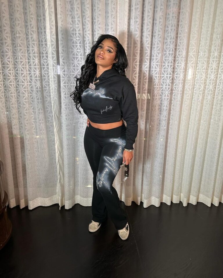 Joseline Hernandez Instagram - I paired my new #clothingbrand #cocalinebyjoseline With that #runway @philippplein Pull up to @thezeusnetwork Round 2 of #chinchecking I'm the #flyest #wild @cocalinebyjoseline