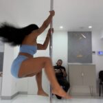 Joseline Hernandez Instagram - Me:doing all I can to impress him Him 📱 😂😂😂😂😂😂😂