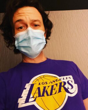 Joseph Gordon-Levitt Instagram - 💛💜🥇#lakers