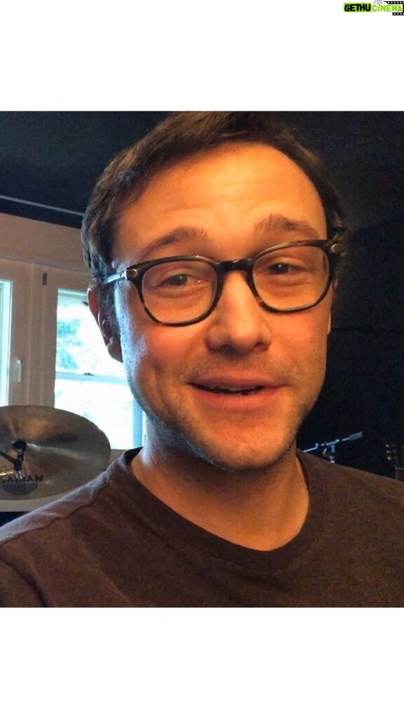 Joseph Gordon-Levitt Instagram - @ben.perez10, a teacher in El Paso, TX and a new member of the @HITRECORD community, wanted to create something special for them. So we hopped on a video call... . I think this project’s gonna be really cool. If you're a student, teacher, or just want to support the class of 2020, I want to hear from you: https://bit.ly/2S3KxRk