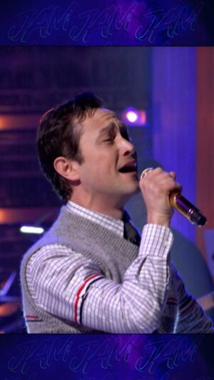 Joseph Gordon-Levitt Instagram - @hitrecordjoe channels @thecure while singing @katyperry’s “Firework” #ThatsMyJam
