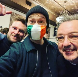 Joseph Gordon-Levitt Instagram - 🇮🇪 #FLORAandSON at SUNDANCE - @evehewson @jack_reynor editor Stephen O’Connol @jaredgeller and even some hitrecorders showed up 😄🔴 @iamspaceship @lindsay.kincaid @sundanceorg