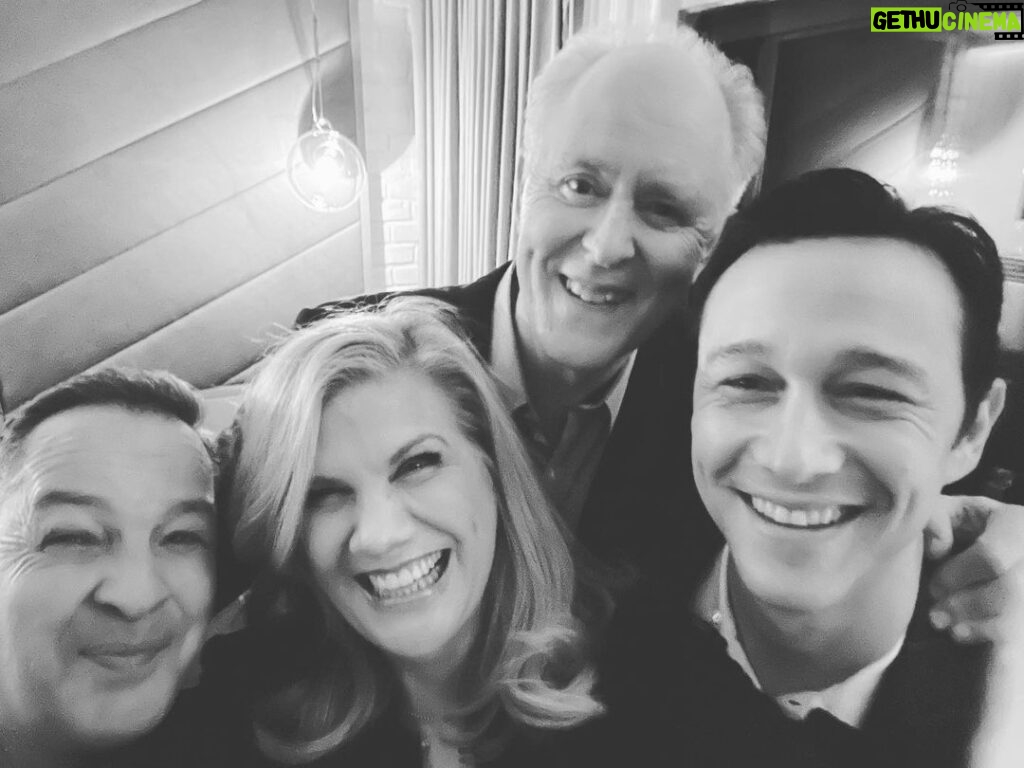Joseph Gordon-Levitt Instagram - 3rd Rock From The Sun reunion last night at @vulture festival. Can’t tell you the love I feel for this TV family of mine. @jalithgow @kjothesmartass @french_stewart